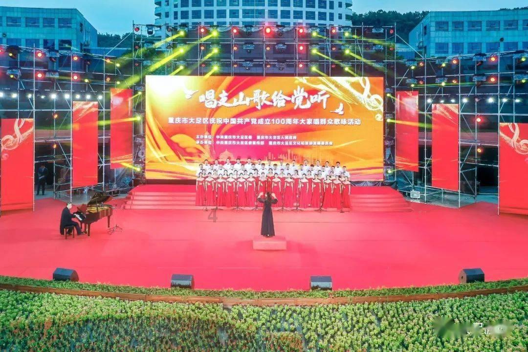 俄罗斯对乌克兰军工设施进行集群打击